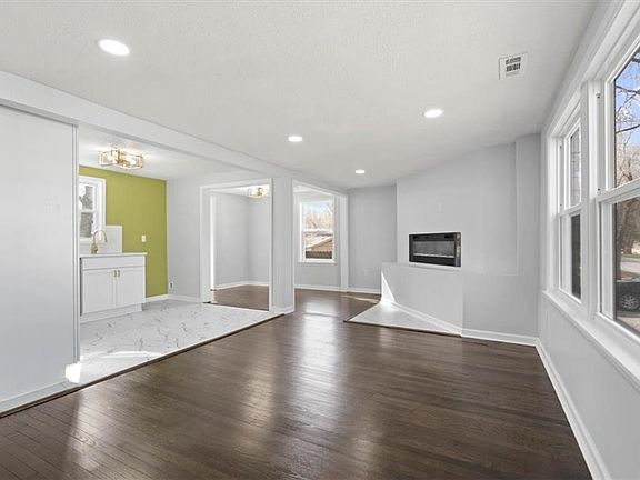 3rd image of 5425 Hardy Ave