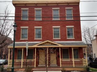 586 Washington St, Camden, NJ 08103