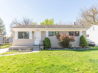 19758 Williamson St, Clinton Township, MI 48035