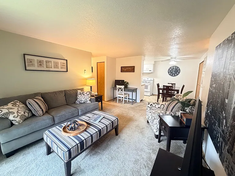The Heights Apartments — Photo 37