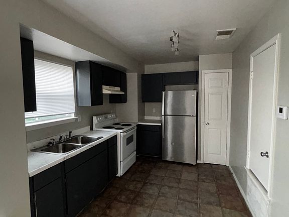 4th image of 7579 Windsor Oaks #7579