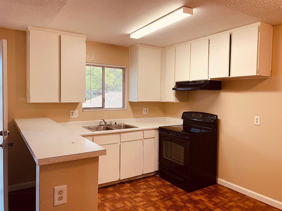 1st image of 3776 N Sierra Way
