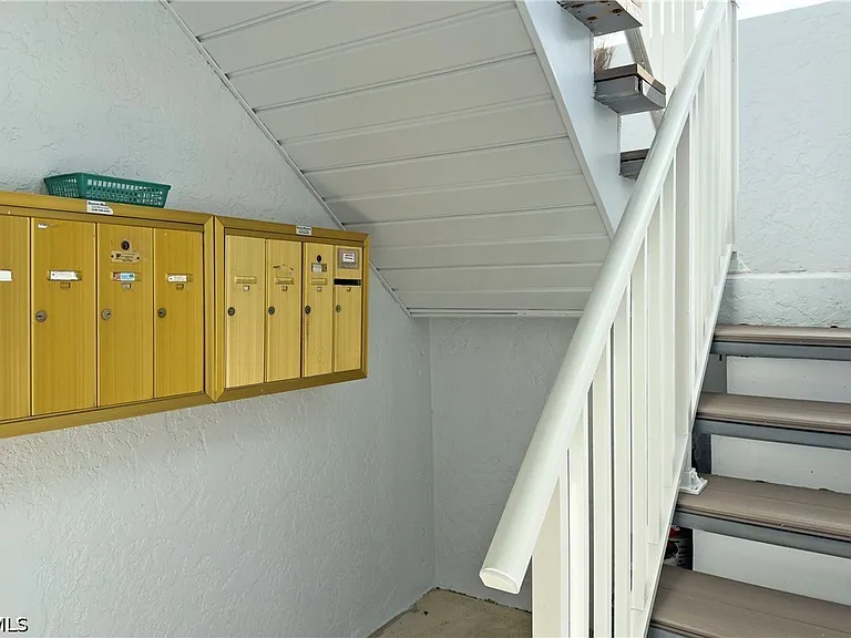 1203 SW 48th Ter #201 — Photo 27