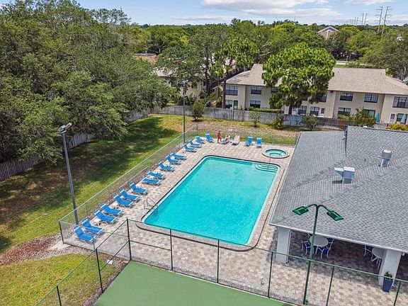 5th image of 2546 Pine Cove Ln #2546