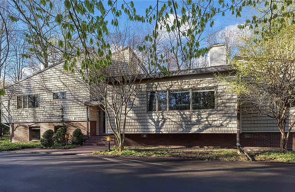 1st image of 5699 Bonaventure Dr