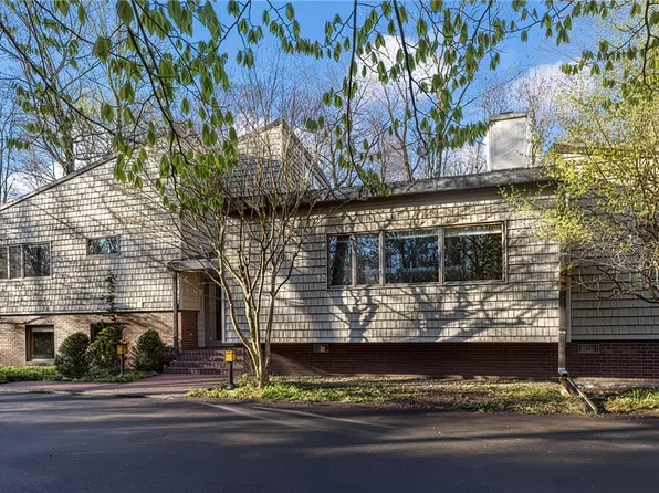 5699 Bonaventure Dr, Erie, PA 16505