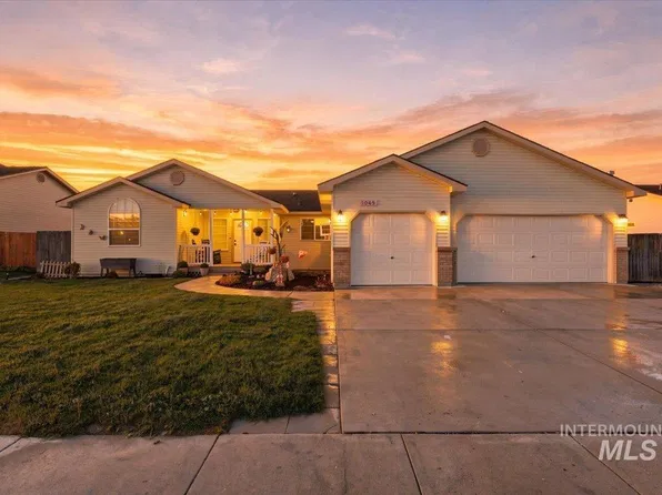 1045 SW Julia St, Mountain Home, ID 83647