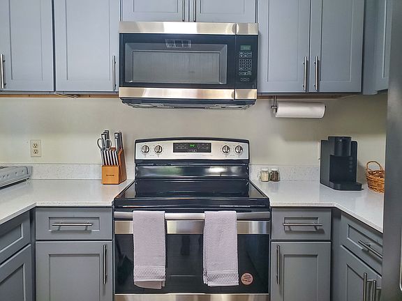 5th image of 2149 Lotus Blossom St