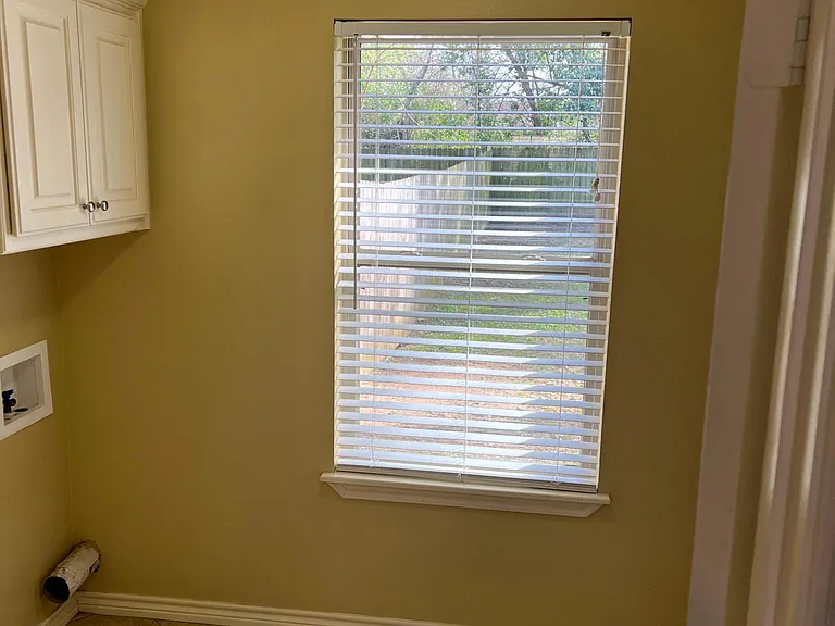 1127 E Dawson St — Photo 9