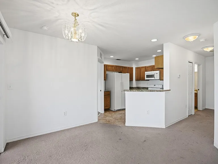 4600 E Moody Blvd #1P — Photo 11