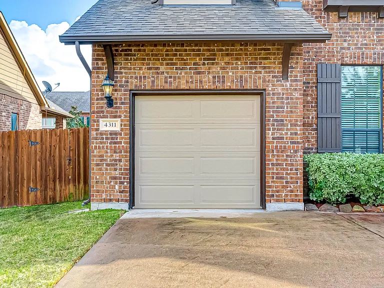 4311 Madera Creek Ln — Photo 26