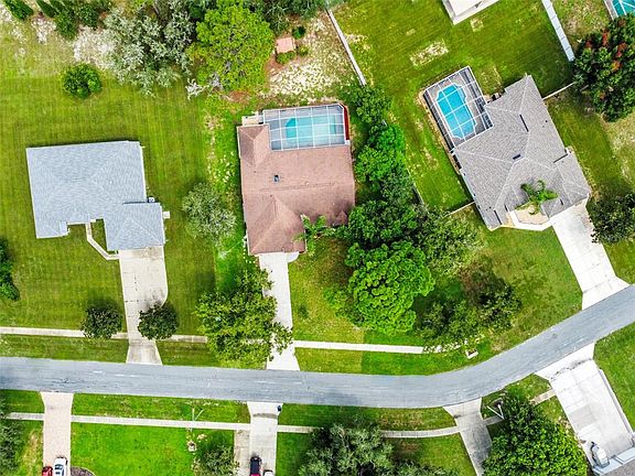 4th image of 132 GILLIAN DRIVE