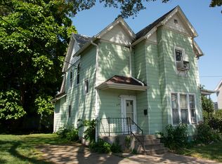 206 W Wall St, Morrison, IL 61270