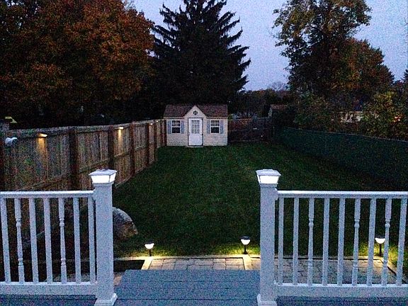 Deck & Fence w/solar lights