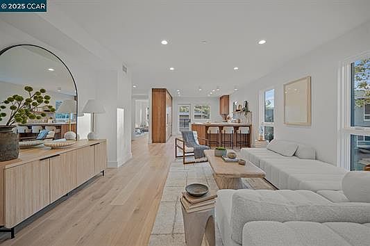 Entry/ Family room
