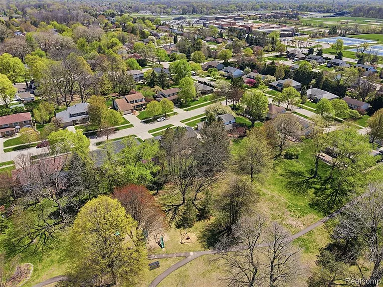 9025 Muirland Dr — Photo 42