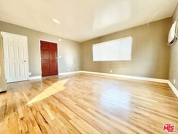 4th image of 6865 Fulton Ave #2