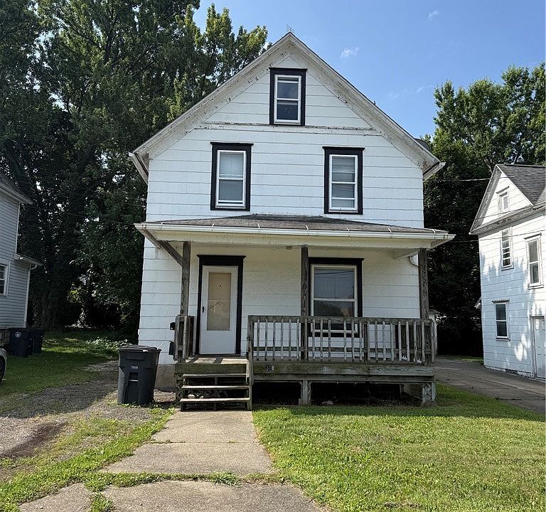 1st image of 338 E Thornton St