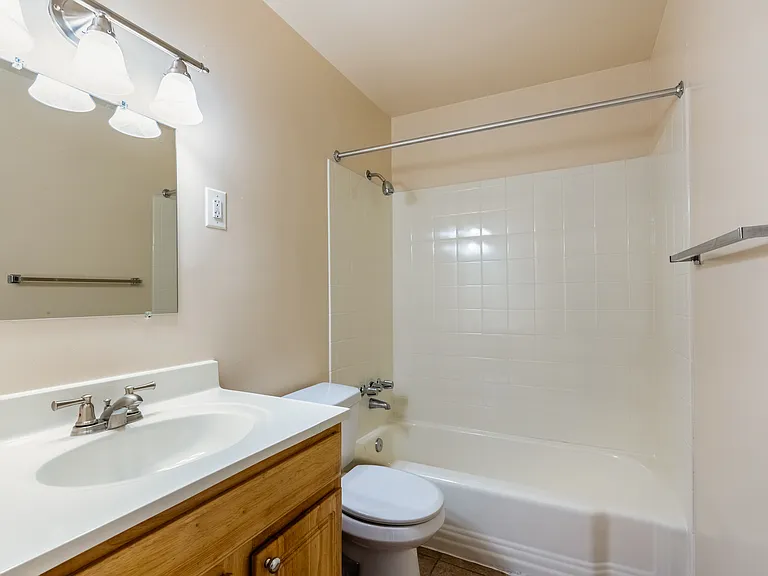 Takoma Landing — Photo 31