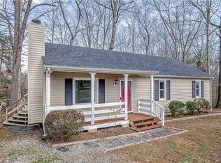 1303 Staffordshire Ct, Midlothian, VA 23113