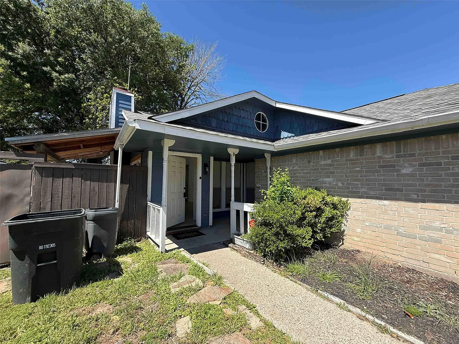 3 bed, 2.0 bath, 1123 sqft, $1,850 — Photo 2
