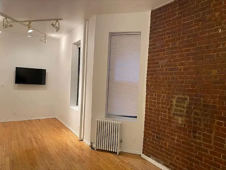 515 W 46th St #4A — Photo 3