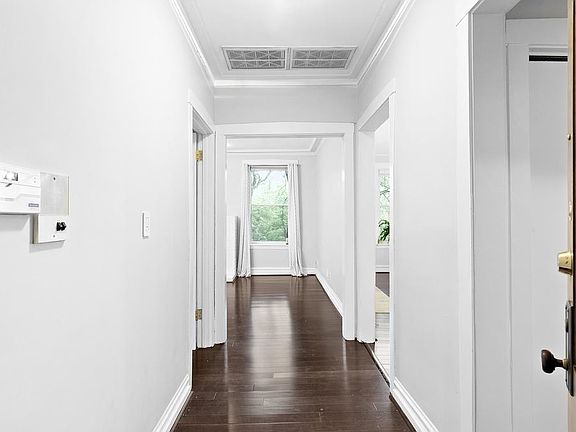 5th image of 743 N Brompton Ave #3