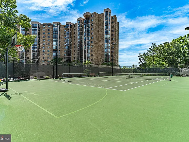 5904 Mount Eagle Dr #903 — Photo 32