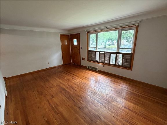 4th image of 77 William St