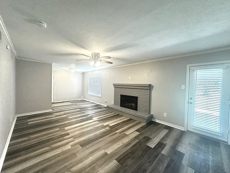 4304 Jenny Ln — Photo 5