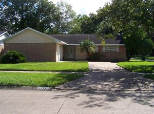 2719 Dewberry Ln, Pasadena, TX 77502