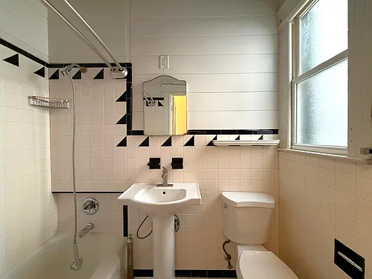 Bathroom, photo 1