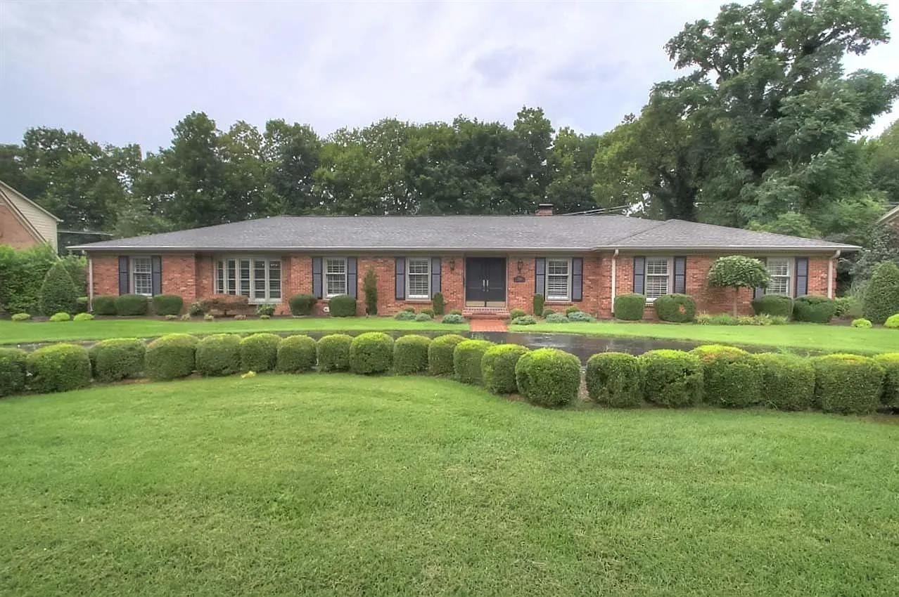 799 Chinoe Rd photo 1