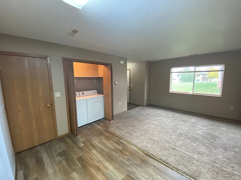 Quail Hollow Townhomes — Photo 9