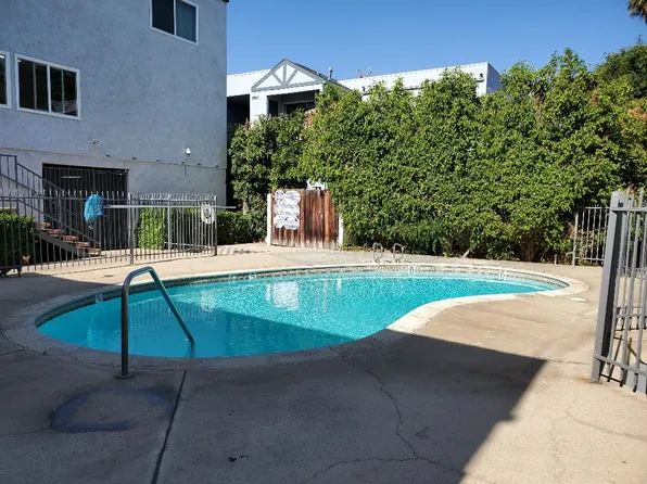 Gilmore/Hamlin Apartments