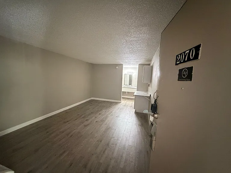 7900 S Orange Blossom Trl #2070 — Photo 2