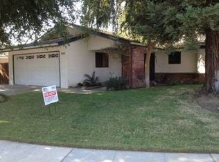 3430 Phillip Ave, Clovis, CA 93612