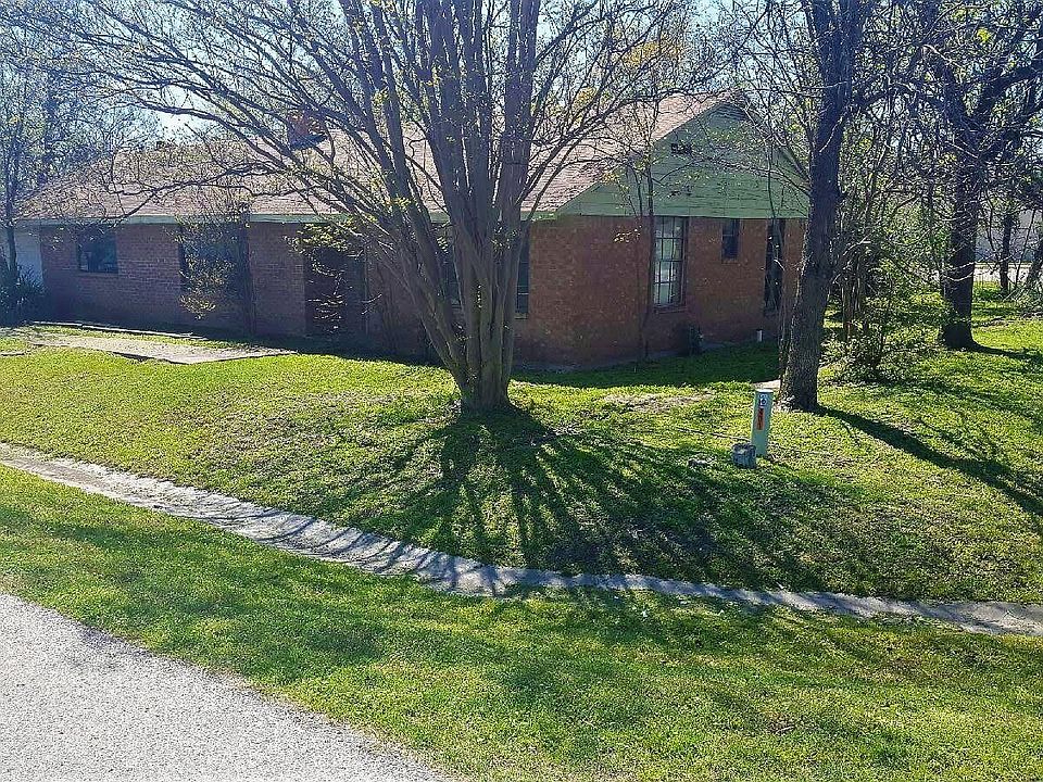 2nd image of 401 E Aimee St