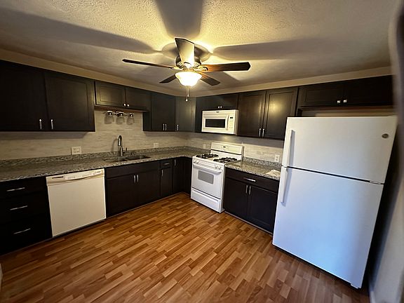 2nd image of 205 Woodside Dr