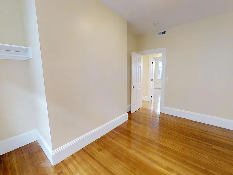 50 Lowell St #2L — Photo 6