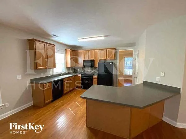 205 Barberry St — Photo 6