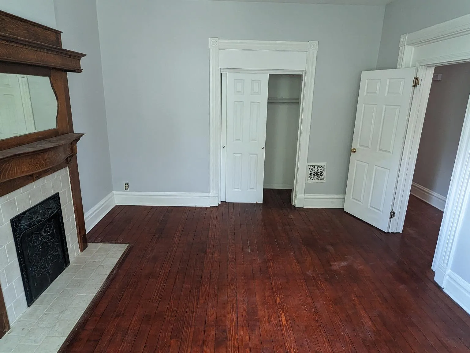 3 bed, 2.5 bath, 1300 sqft, $1,995 — Photo 2