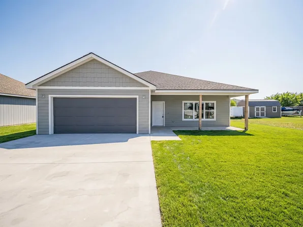 2539 Harrier Dr, Junction City, KS 66441