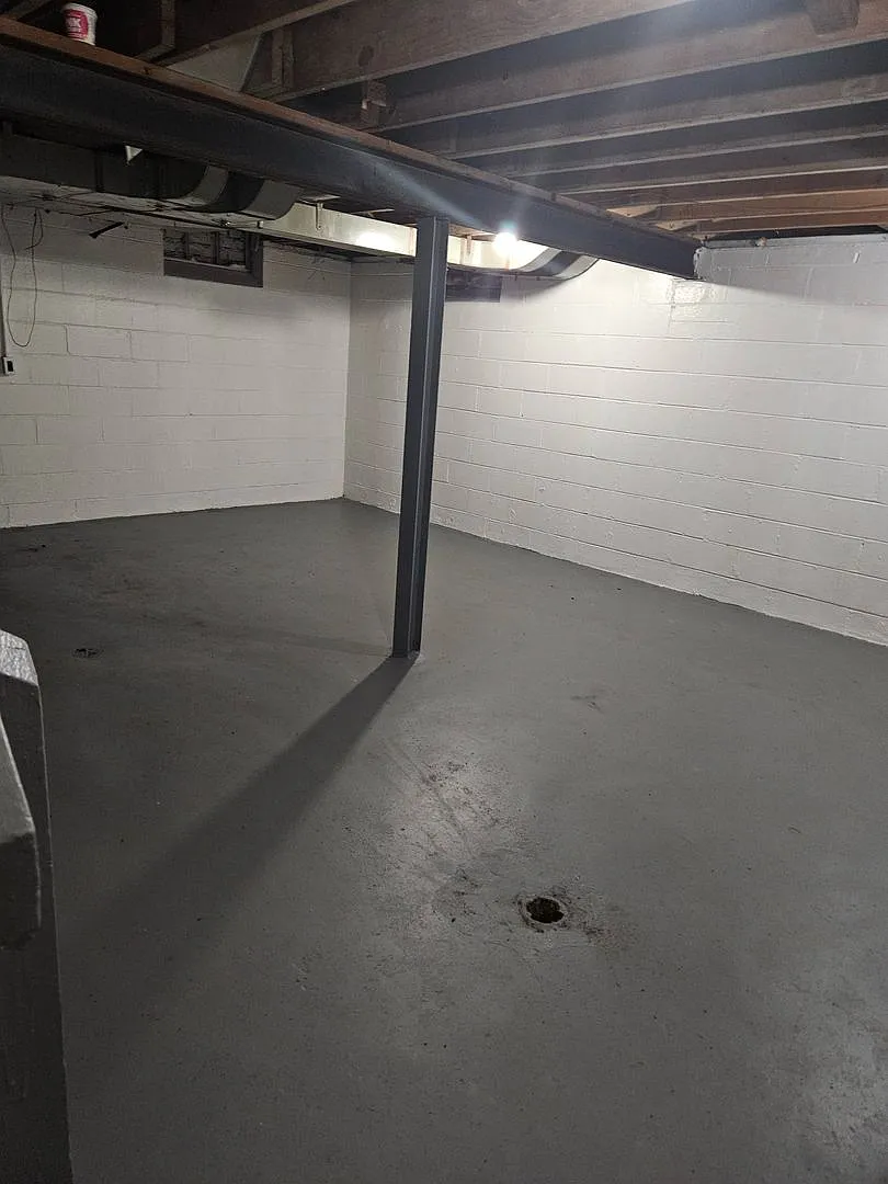 2 bed/ 1 bath Duplex — Photo 3