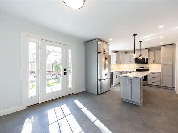 4th image of 56 Baltic St #56