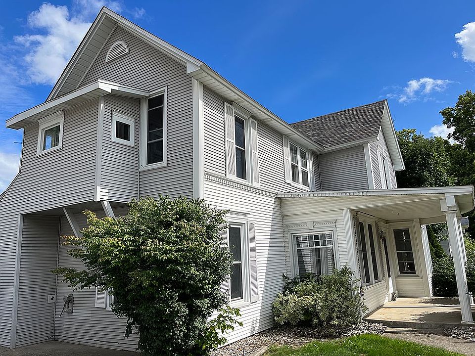 1st image of 128 S 2nd St