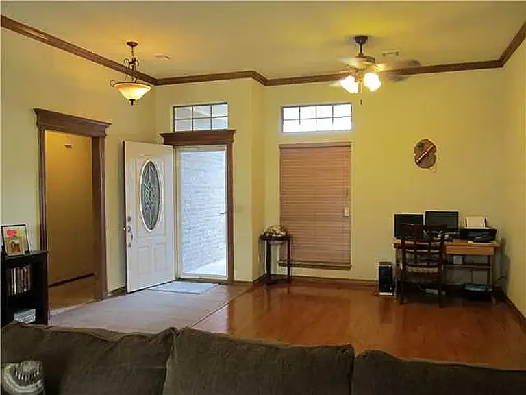 9025 NW 92nd St — Photo 3