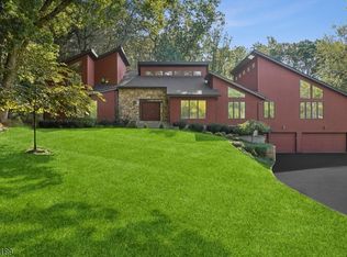 11 Timber Ridge Dr, Warren, NJ 07059