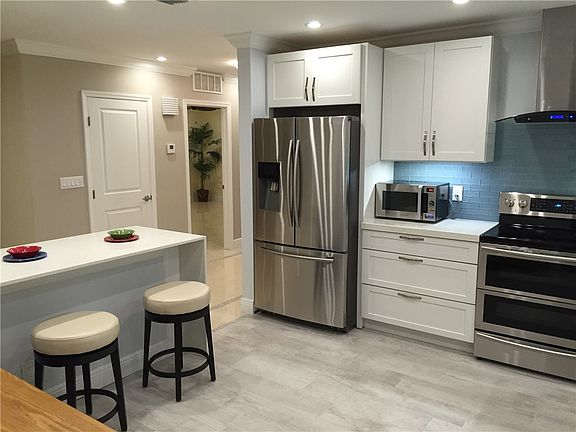 2nd image of 2907 N Palm Aire Dr #2907