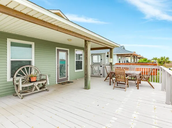 433 Seabean St, Surfside Beach, TX 77541